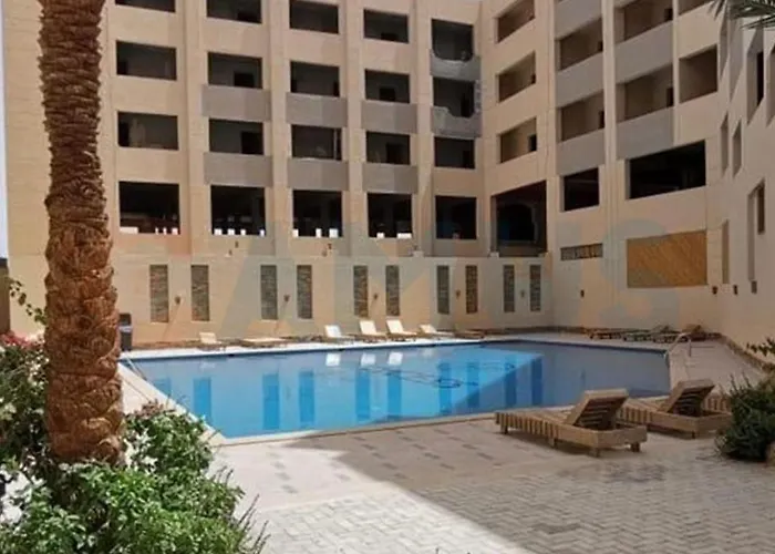 Camus 110 A, Princess Apartman